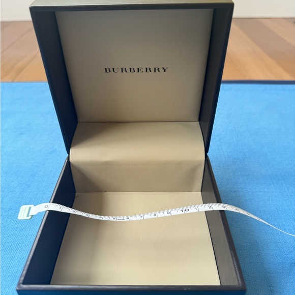 Authentic Burberry Box for gift packaging - Picture 2 of 3